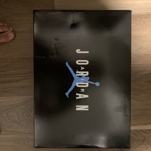 Jordan 11 low Legend Blue 9.5us - Picture 5 of 5